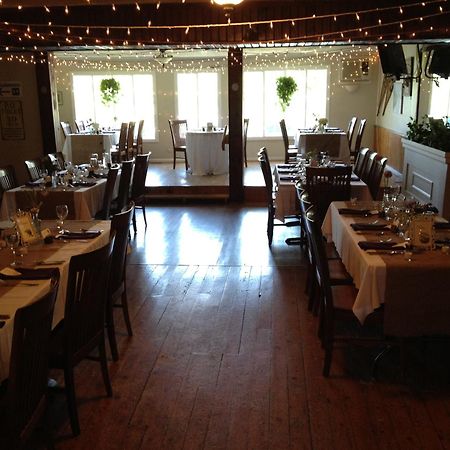 The Cove Inn Westport Екстериор снимка