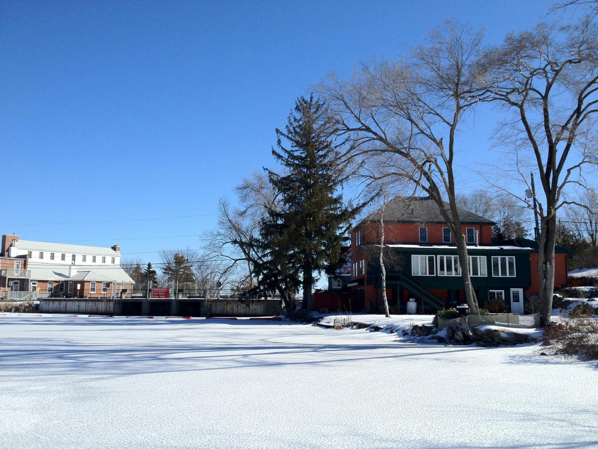 The Cove Inn Westport Екстериор снимка